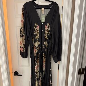 H&M V-Neck Kimono Sleeve Kaftan Style Floral Print Dress